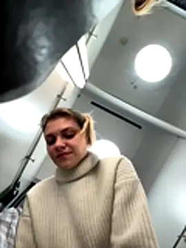 ValenciaShock live sex cam