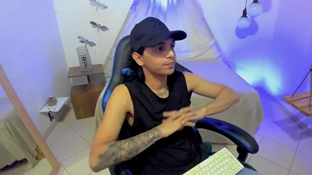 Brand_habes's cam snapshot