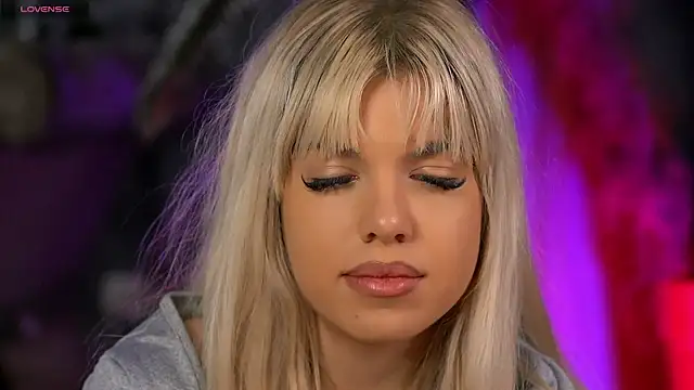 Emily_Voss's cam snapshot