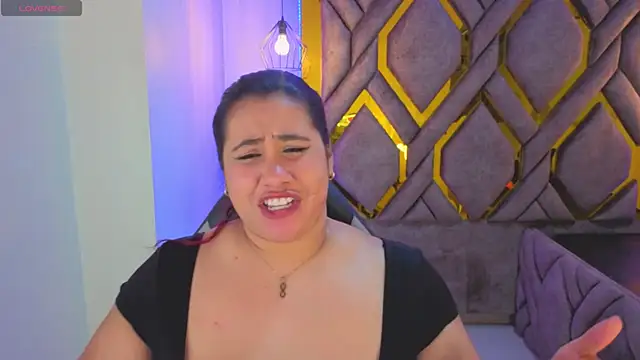 Addyy_02 live sex cam