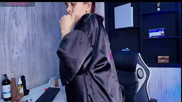 Mia_Esposito2's cam snapshot