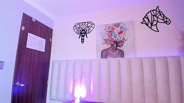 Isabella_Crofts's cam snapshot