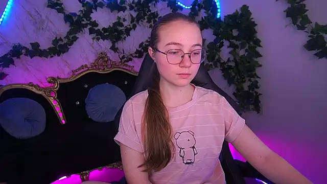 ArrinaWairr's cam snapshot