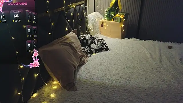 TrishaRey's cam snapshot