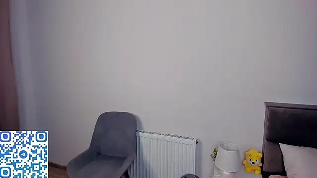 LorrieDegonia live sex cam