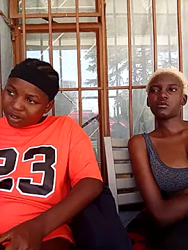 PetiteDoll_06's cam snapshot