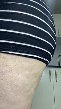 Chloee_Peach live sex cam