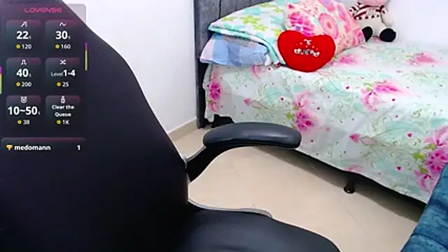 aynarakiss's cam snapshot