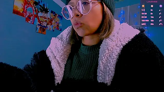 PrincessVenus23 live sex cam