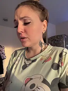 Maleficent2025's cam snapshot