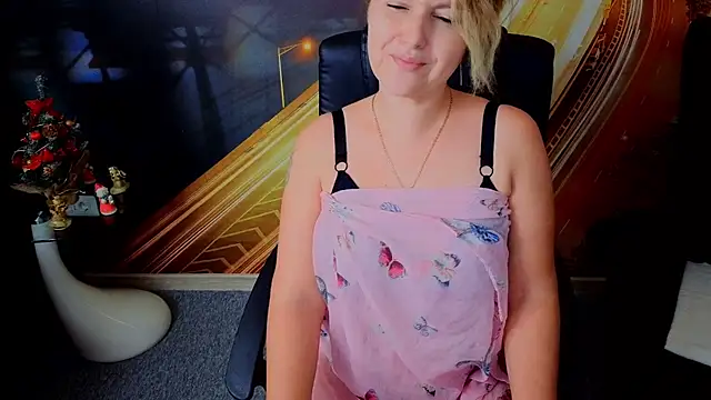 EmmaxPark's cam snapshot