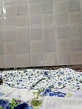 miss_raavy's cam snapshot