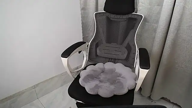 Lunobaby_204's cam snapshot