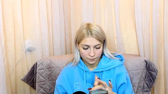 FoxyKathryn's cam snapshot