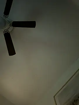 elwhite1996's cam snapshot