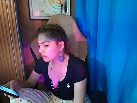 MissFlammaraa's cam snapshot