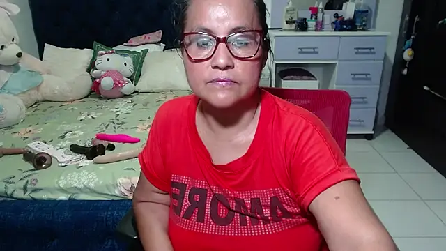 pervert_mommy_'s cam snapshot