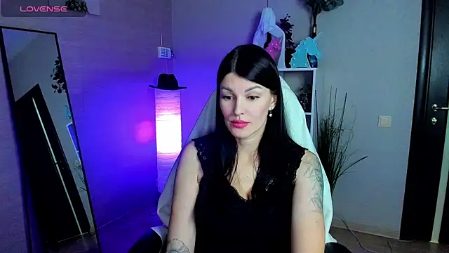 O1d_Lady's cam snapshot