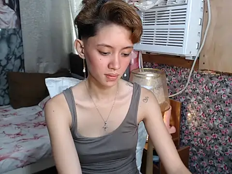 katie_fox69's web cam