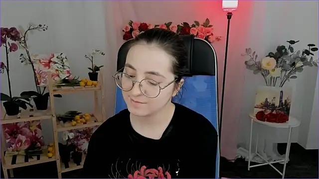 VirtuallVoyant live sex cam