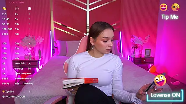 UrMuseOn's cam snapshot