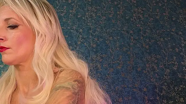 SereneXX live sex cam