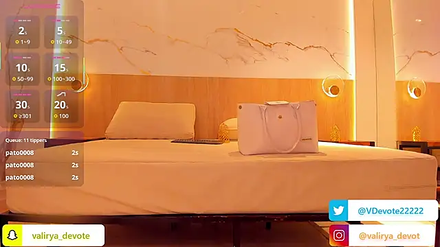 valirya_devote's cam snapshot