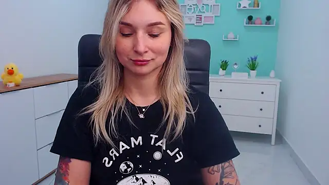 LilFleurish's cam snapshot