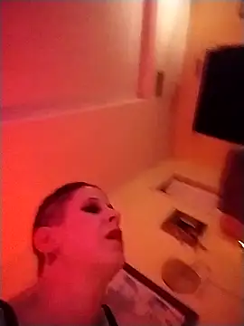 Venusinfurs462's web cam