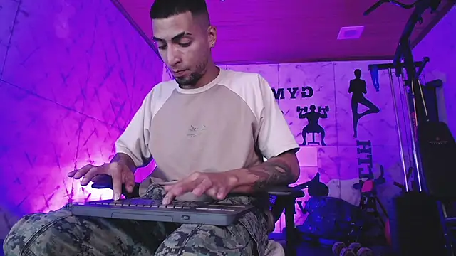 DrakeNeumann live sex cam