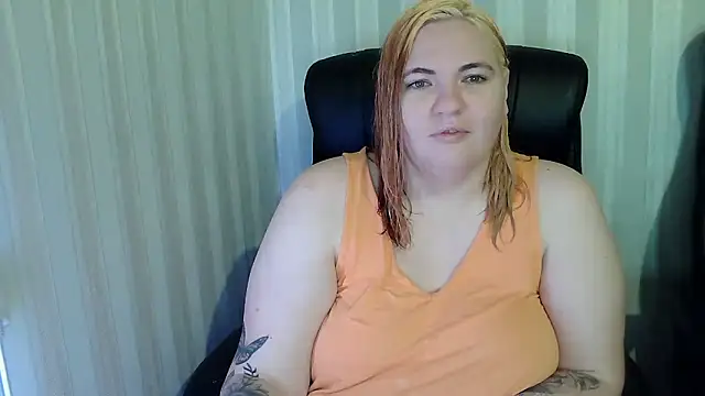 LisaLeon's cam snapshot