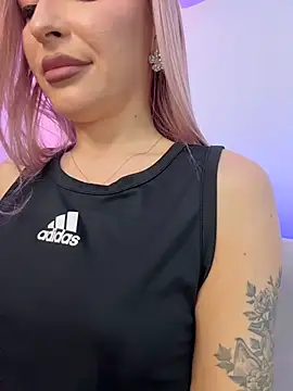 MissLarra's cam snapshot