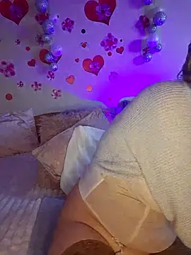 BellaBellaHot live sex cam