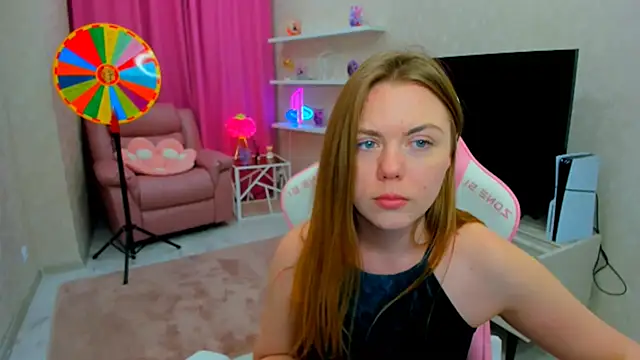 Strawberrye live sex cam