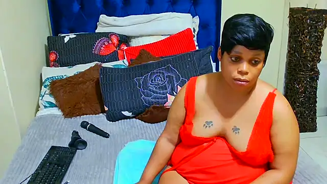 THESHORTQUEEN live sex cam