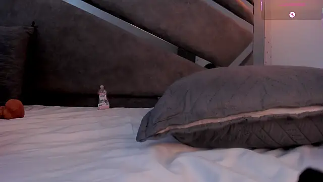 Lilyh_Zulu's cam snapshot