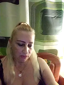 Esenia505's cam snapshot