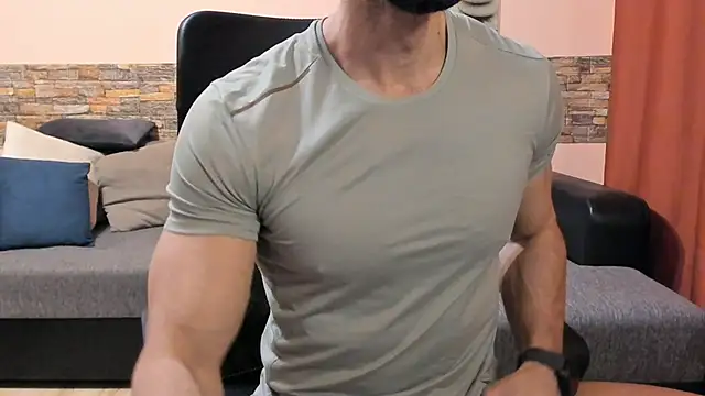 HotHunkTrainer's cam snapshot