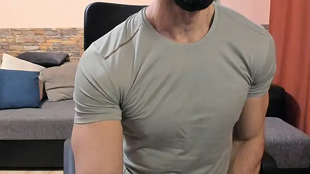 HotHunkTrainer's cam snapshot