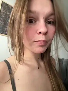 KateSweet999's web cam