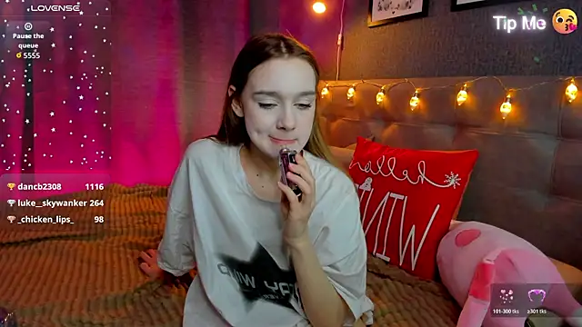 Lesi_Moonie01's cam snapshot