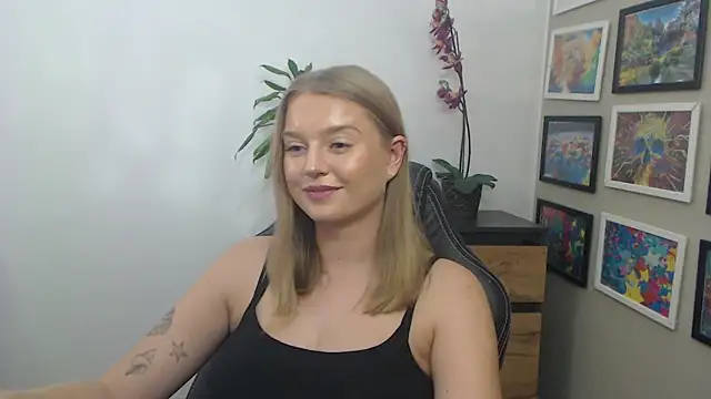 Mysteryerica's cam snapshot