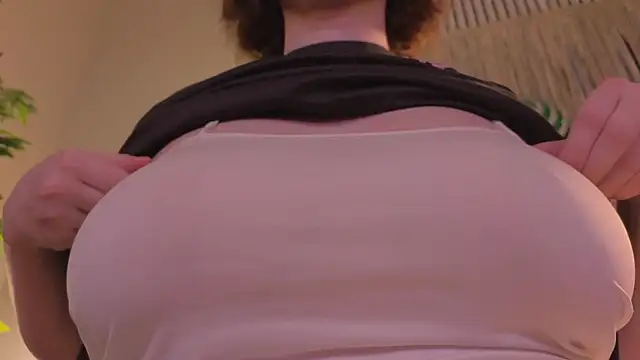 ELLIEJAY's cam snapshot