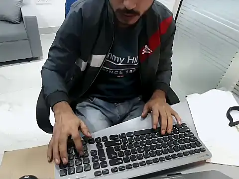 rahulkajuuu0909's cam snapshot