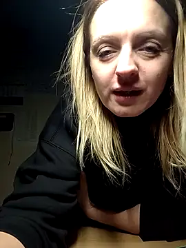 Ami_Foxy's cam snapshot