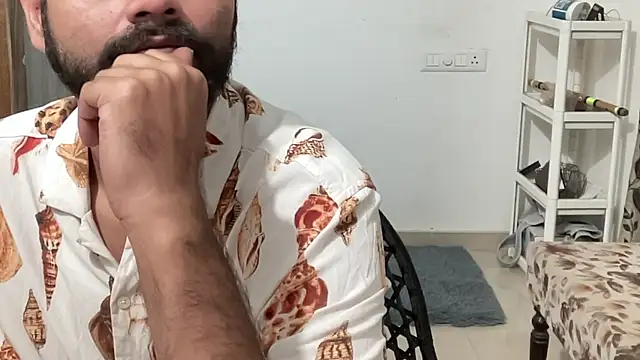 MakeMeAwareAah's cam snapshot