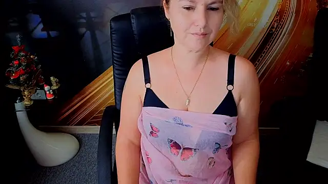 EmmaxPark's cam snapshot