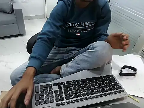 rahulkajuuu0909's cam snapshot