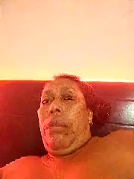 Naomi-Mature's cam snapshot