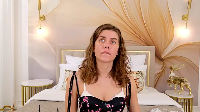 VikkiStorm's cam snapshot